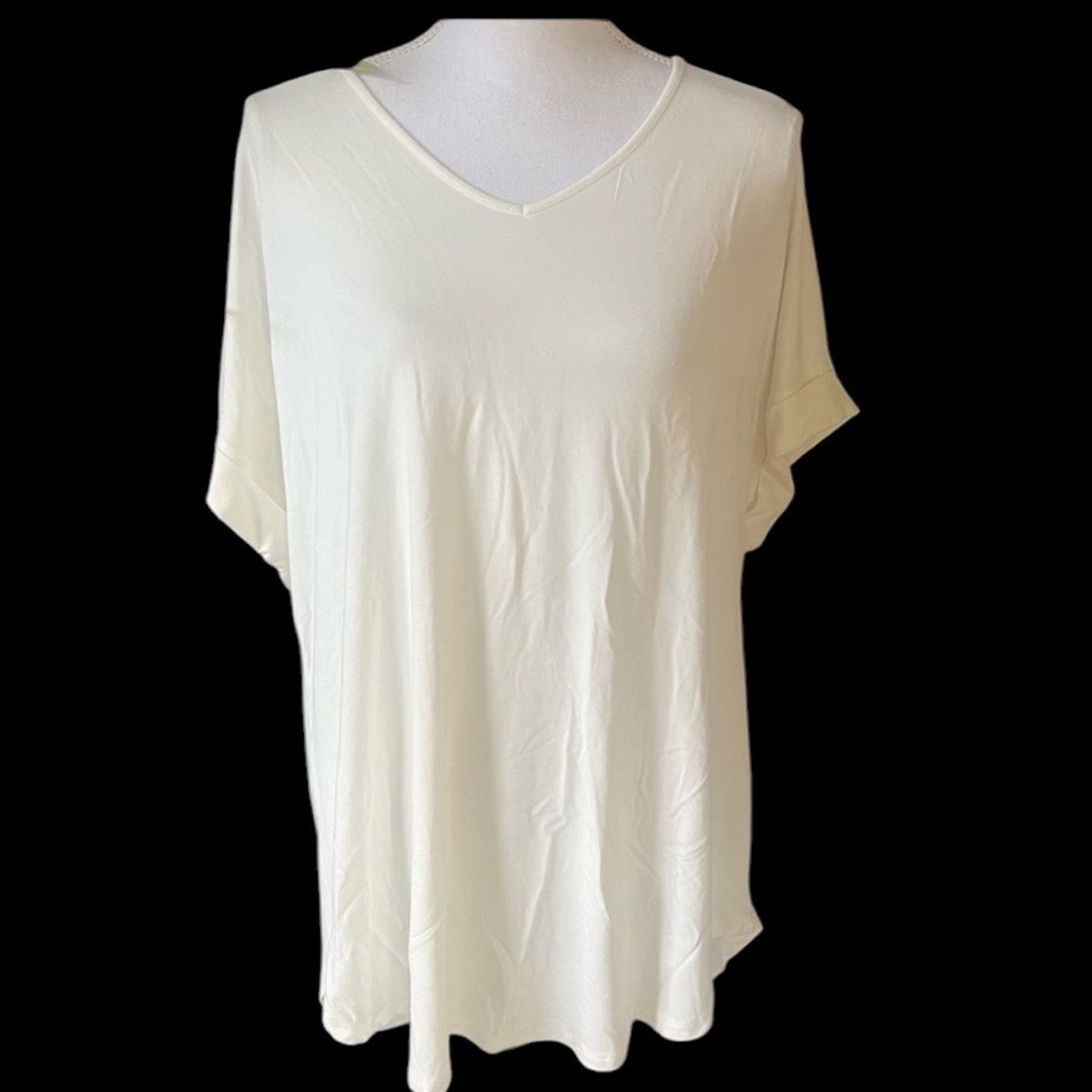 Zenana ladies top 1X. V-neck cream collar, short sleeve, super super soft. NWOT - Picture 2 of 8